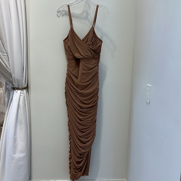 Elliatt x Revolve Pippa dress - Picture 2 of 3